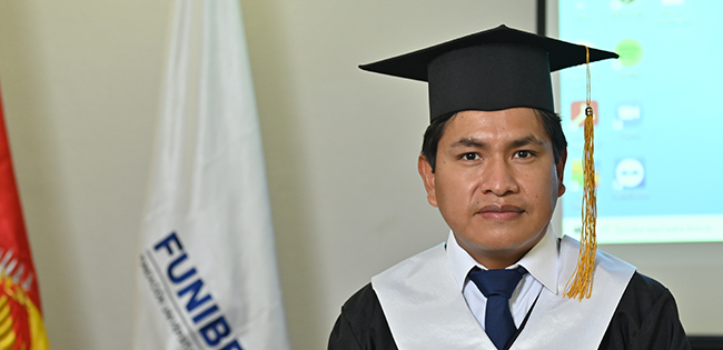 Entrevista a Froilán Torrez Morales, estudiante de Bolivia becado por FUNIBER